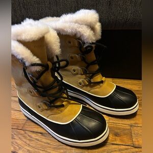 Dream Pairs Tan and Black Winter Boots with Waterproof Design
